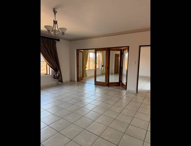 4 BEDROOM HOUSE FOR SALE IN BIRDWOOD ESTATE